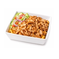 Onze kapsalon kipdoner bestaat uit friet, kipdoner, salade en afgemaakt met gesmolten kaas en saus naar keuze.