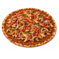 Lahmacun met kipdoner, salade en saus naar keuze.